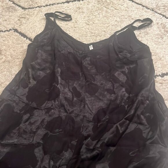 paper label floral satin Black Textured jumpsuit - Picture 2 of 3